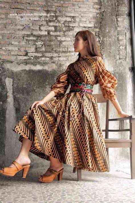 Batik Amarillis Made In Indonesia Batik Amarilliss Ildiko Dress This 70ies Inspired Dress