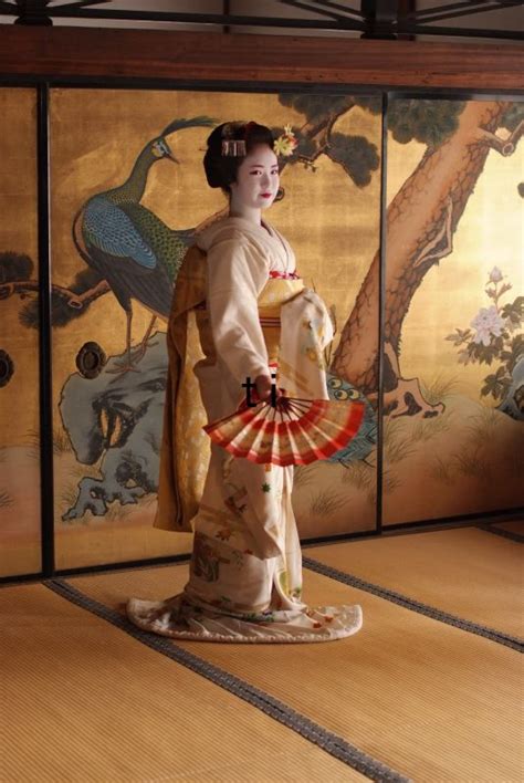 Miyagawacho maiko Kimihiro | Japanese history, Japanese culture ...