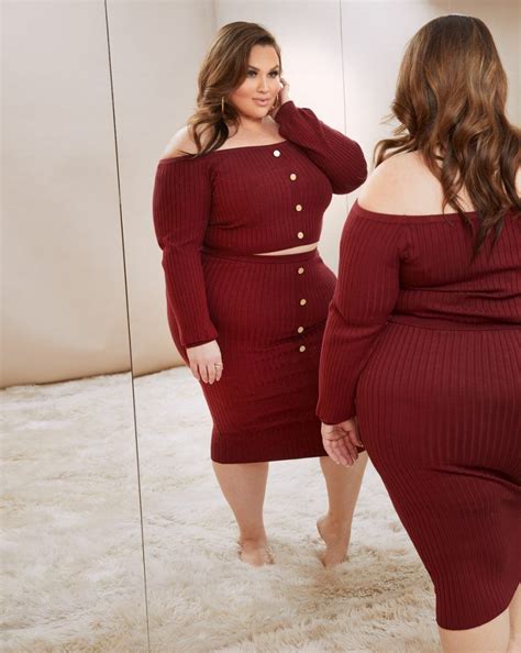 Plus Size Blogger Sarah Rae Vargas And Fashion To Figure Have Teamed Up For A Fall Capsule