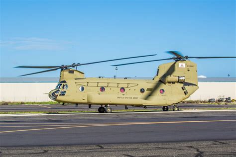 Inside The Armys Ch 47f Chinook Helicopter Pictures Cnet