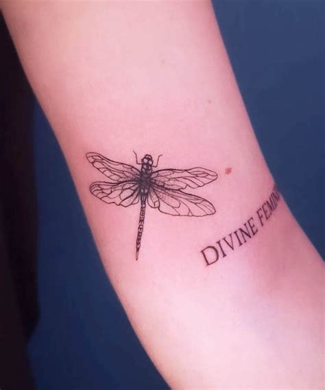 35 dragonfly tattoo designs that show amazing style and elegance
