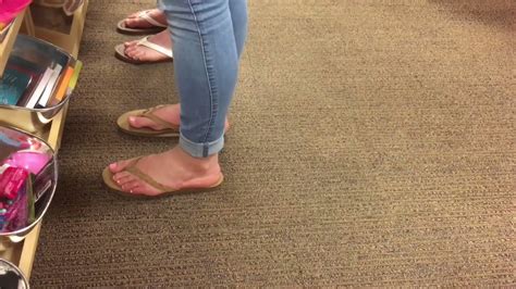 Sixthpost Candid Feet Of Cute Blondes Teen Pink Toes In Flip Flops At Th