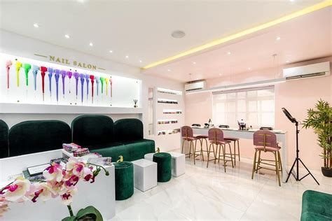 Nailicure Nail Salon By Ocubed Designs Features A High Contrast
