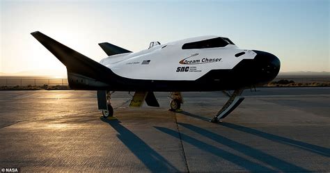 Nasa Green Lights Dream Chaser Spacecraft By Sierra Nevada