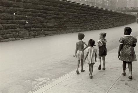 New York Girls With Bubbles By Helen Levitt Artsalon