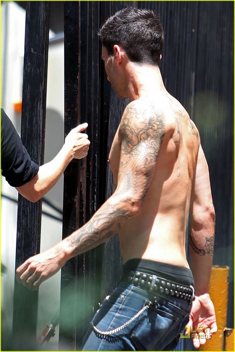 Adam Levine Shirtless On Moves Like Jagger Video Set Hottest Actors Photo Fanpop