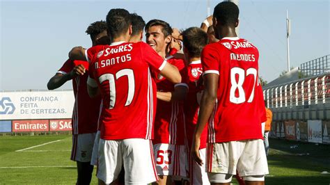 Sport lisboa e benfica b, commonly known as benfica b, is a portuguese professional football team based in seixal. Benfica B - Benfica Futebol Campos Home To Benfica U19 Sl ...