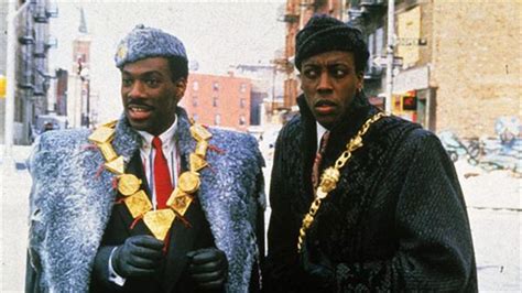 Prinz akeem (eddie murphy) steht kurz davor, zum prinz akeem (eddie murphy) steht kurz davor, zum könig von zamunda gekrönt zu werden, weil sein vater (james earl jones) im sterben liegt. "Der Prinz aus Zamunda 2": Dieser Fan-Favorit aus dem ...