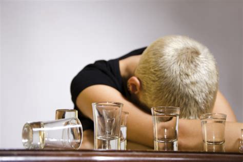 El alcoholismo en los jóvenes Cuáles son sus consecuencias y sus