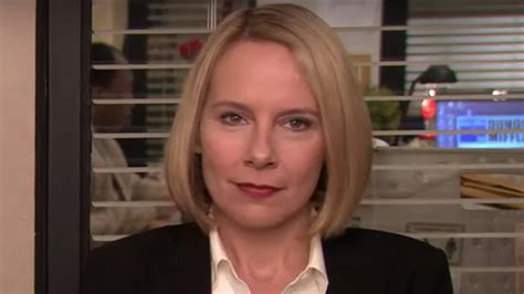 The Offices Amy Ryan Couldnt Keep A Straight Face While Filming With
