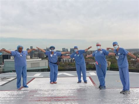 Vanderbilt University Medical Center Nurses Pray On A Helipad Wkrn News 2