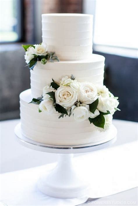 We've developed a beautiful collection of designs and an easy step by step ordering system that will guide you through choosing the perfect wedding cake for your. Top 20 Simple Wedding Cakes on Budgets for 2020 | Roses ...