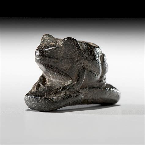 A Hopewell Frog Effigy Monitor Pipe 1 34 In Sold At Auction On 8th