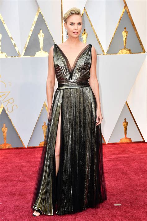 Oscar Charlize Theron Sul Red Carpet Movieplayer It