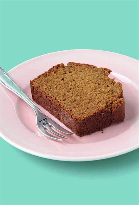 This cake recipe can't get any easier! Gingerbread Loaf | Recipe | Christmas cakes easy, Sugar ...