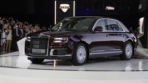 The armoured limousine is powered by a 4.4 litre v8 engine developed by nami, with a 6.6 litre v12. Aurus Senat Lets Rich Russians Share A Ride With Vladimir ...