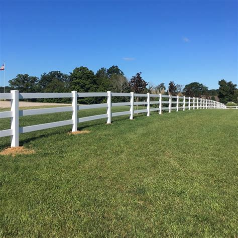 Durables 3 Rail Vinyl Ranch Rail Horse Fence With 7 Posts White