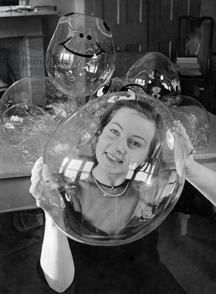 Barbara Hamilton Beauty Queen Of Egypt In 1945 Seen Through A Bubble