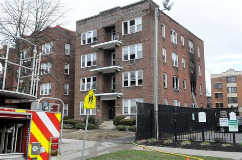 Fire Guts Sumner Avenue Apartment Building Forcing 10 Springfield