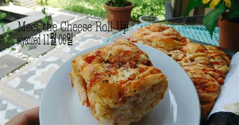Aug 18, 2021 · resep cheese roll. Resep Meet the Cheese Roll Up oleh elyanied - Cookpad