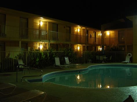 Chattanooga Tn Motel Pool At Night A Photo On Flickriver