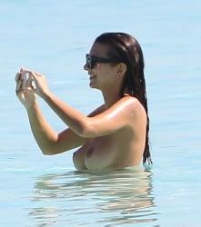 Emily Ratajkowski Topless In Cancun November 2016 The Drunken