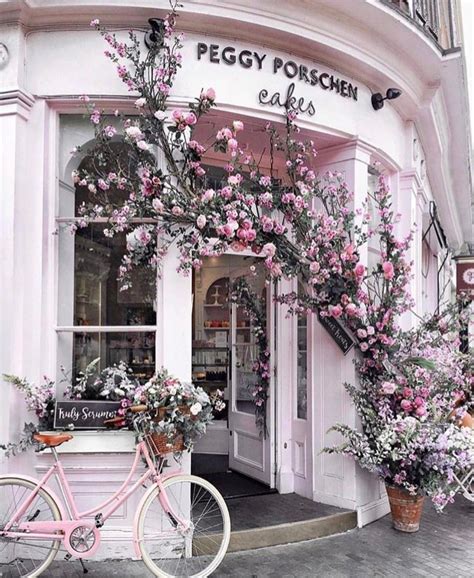 Pin By Dijana Bogojevska On Flowers Flower Shop Design Flower Shop