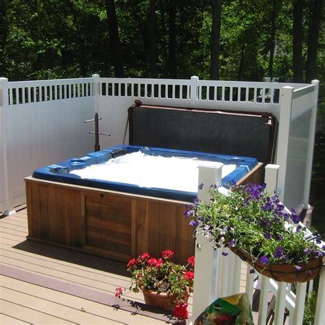 21 Hot Tub Fence Ideas 2022