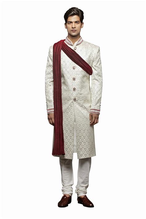 Traditional pieces of the male and female national costumes in india: Elegant Indian Clothing & Wedding Outfits: Trendy Indian ...