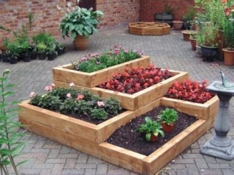 Building a garden bed instructions. Pallet Raised Garden Beds | Pallet Ideas