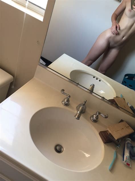 Mackenzie Lintz Leaked Nude In Fitting Room 75 Photos The Fappening