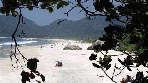 Aprovada lei que permite nudismo na Praia do Abricó no Rio de Janeiro