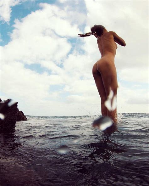 Model Marisa Papen Loves To Be Nude Show Her Black Bush Scandal Planet