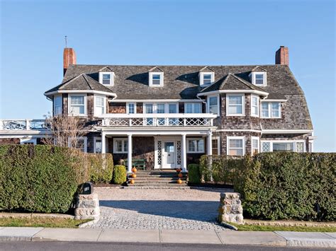 The Property Next To Taylor Swifts Rhode Island Mansion Is On The