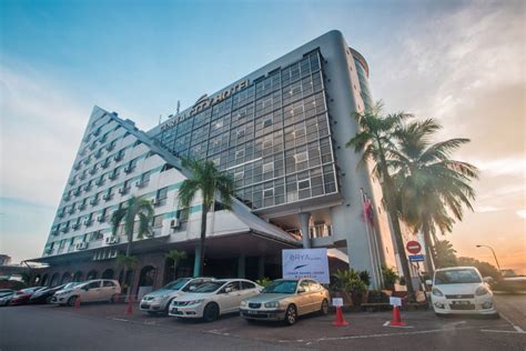 Many singaporeans like to travel to desaru during a public holiday that is back to back with the weekend. Johor Bahru, Johor - Location Malaysia Hotel - ēRYAbySURIA