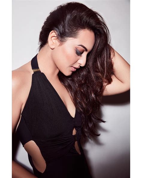 Sonakshi Sinha Is Jaw Droppingly Hot In Backless Gown For Photoshoot See Pics India Today