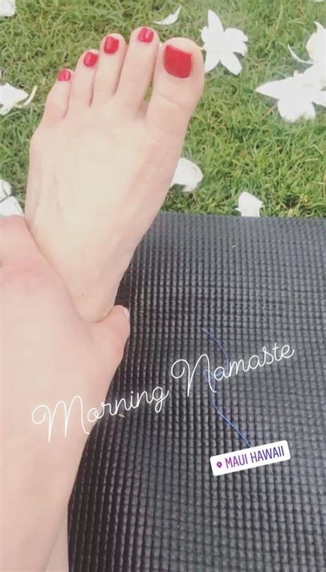 Katheryn Winnicks Feet Pics Foot Fetish