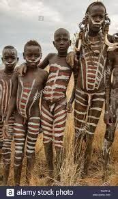 Bildergebnis für mursi tribe boys Afrique Éthiopie Photographie