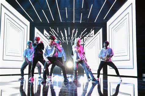 Amas 2017 Confira Fotos Do Ensaio Do Bts Para Se Apresentar Na