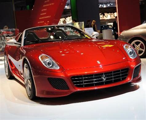 Crise Ferrari Bate Recorde De Vendas