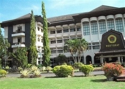 Syarat dan ketentuan selengkapnya terkait syarat dan ketentuan melakukan perjalanan kereta api jarak jauh pada masa peniadaan mudik dapat dilihat pada web kai.id dan aplikasi kai access. Pendaftaran Unram Mataram 2020/2021 Berbagai Jalur Masuk