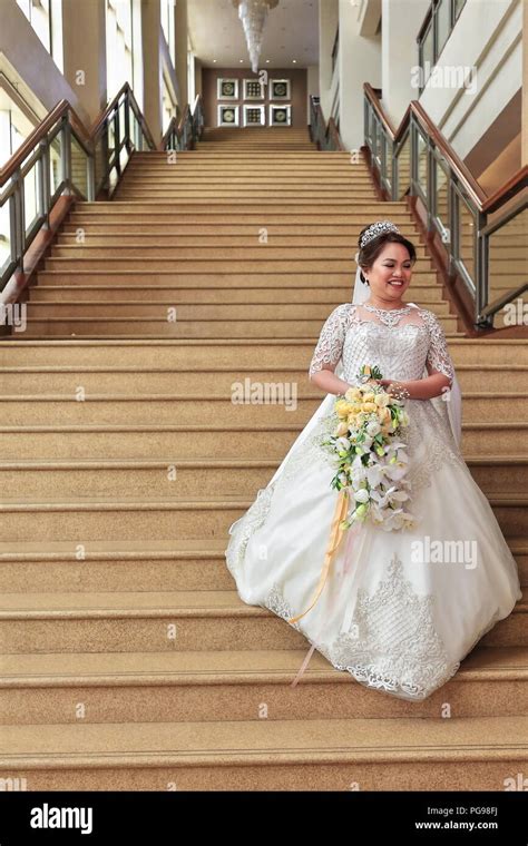 Cebu City Philippines October 18 2016 Bride In Her Wedding Dress On