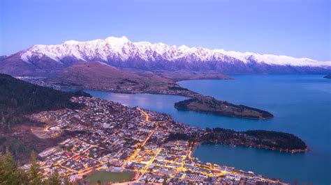 Winter in new zealand means endless rains with squally winds and heavy snowfalls in mountains. How to make the most of a winter holiday in Queenstown