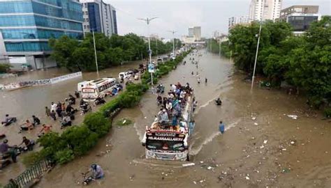 Moderate To Heavy Rains Likely In Karachi Today Met Dept