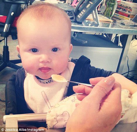 Jessica Alba Shares Baby Haven S Reaction To First Solid Meal With Twitter Picture Daily Mail