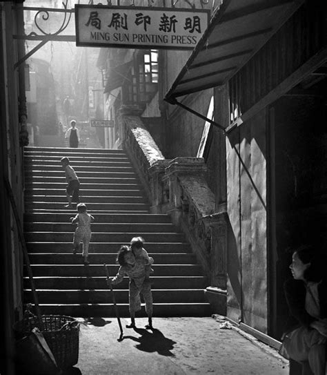 Fan Hos Fantastic Black And White Street Photographs Of 1950s Hong Kong