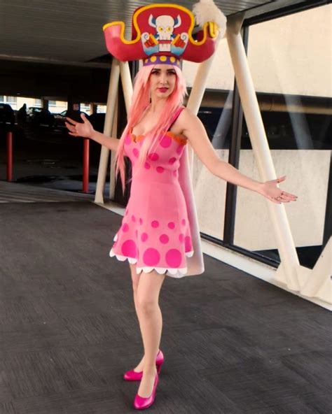 Fã De One Piece Recria O Visual De Big Mom Em Cosplay Impressionante Critical Hits