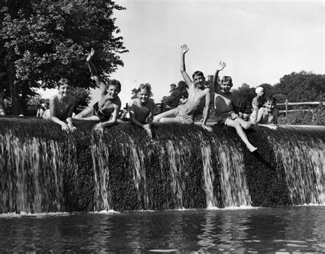Vintage Photos That Show What Summer Fun Looked Like Before The Internet Vintage Photos