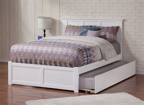Madison Full Platform Bed With Flat Panel Foot Board And Full Size
