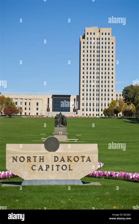 State Capitol Bismarck Hi Res Stock Photography And Images Alamy